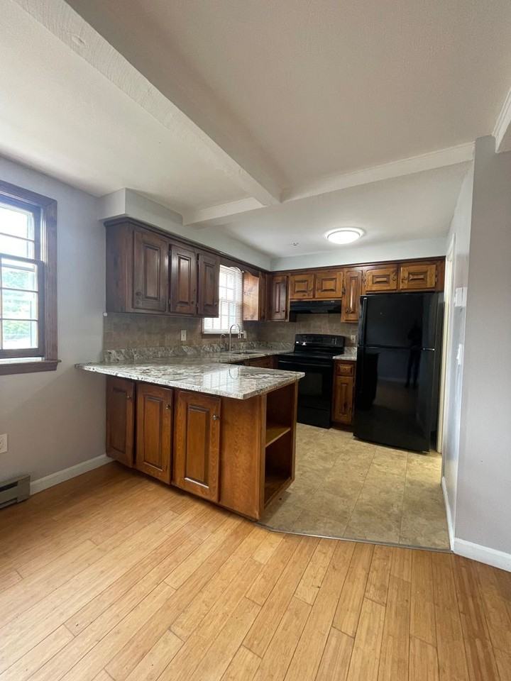 18 Cannongate Rd - Photo 4 of 23