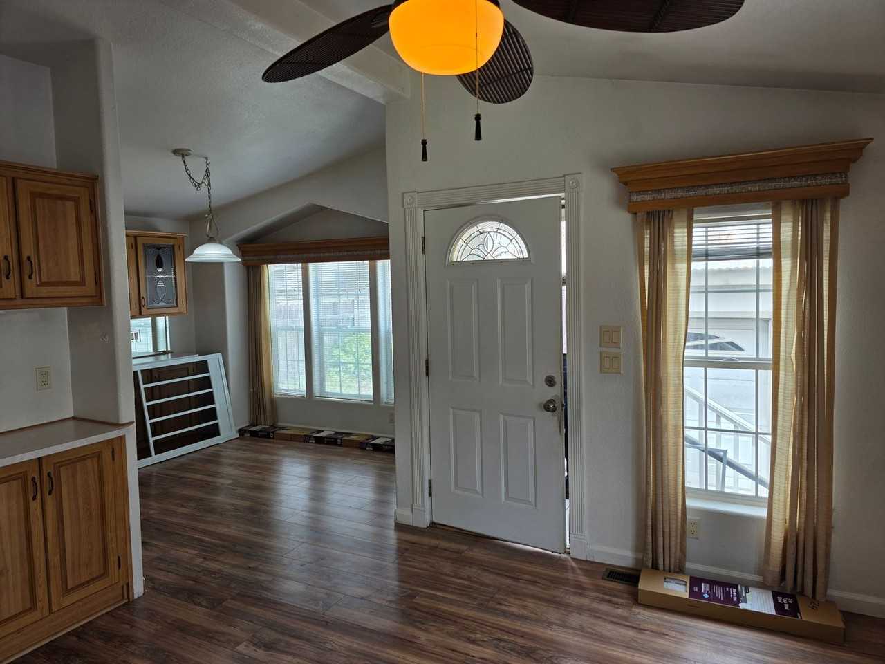 1345 Longbranch Ave - Photo 3 of 11