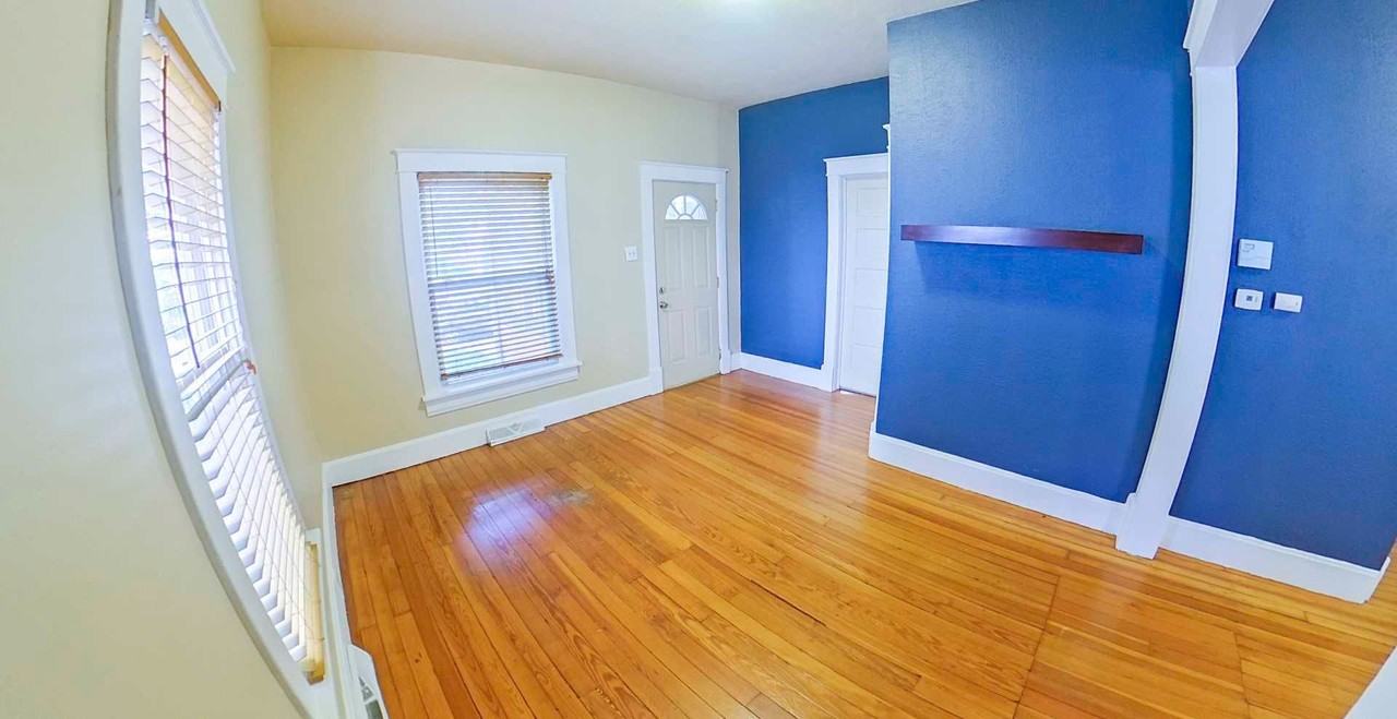 417 Vattier St - Photo 3 of 11