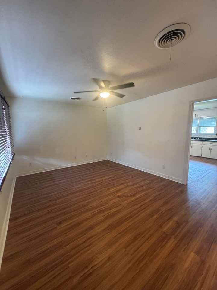 1513 S Avondale St - Photo 3 of 10