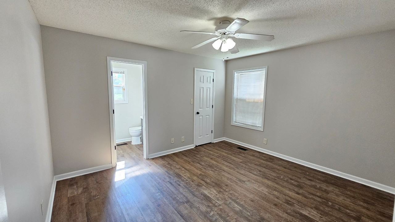 938 Lindsey Dr - Photo 6 of 14