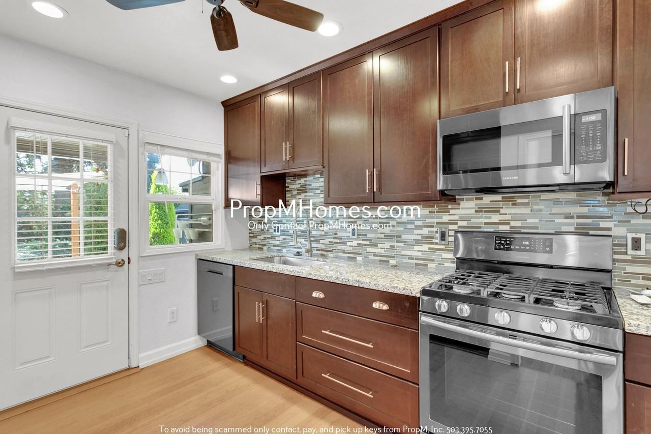 10108 Ne Weidler St - Photo 5 of 28