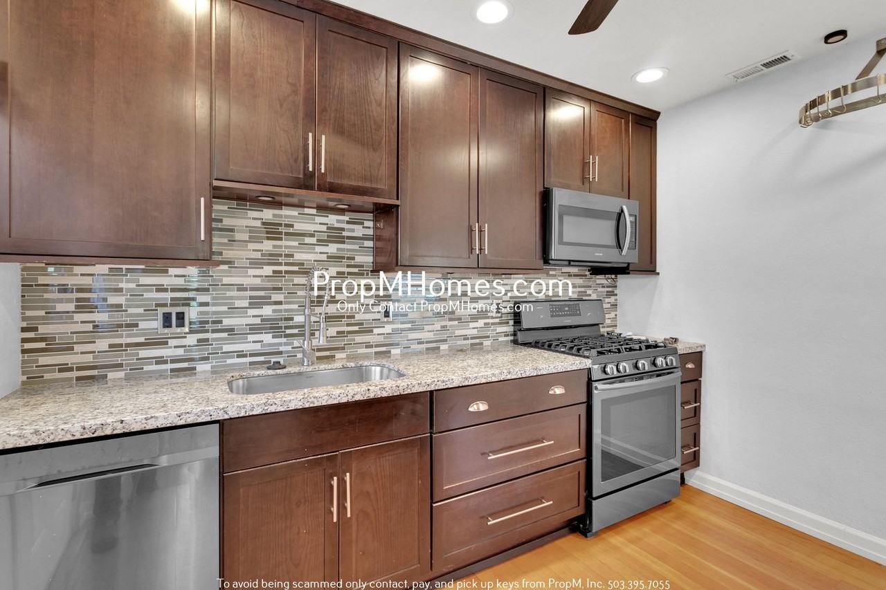 10108 Ne Weidler St - Photo 6 of 28