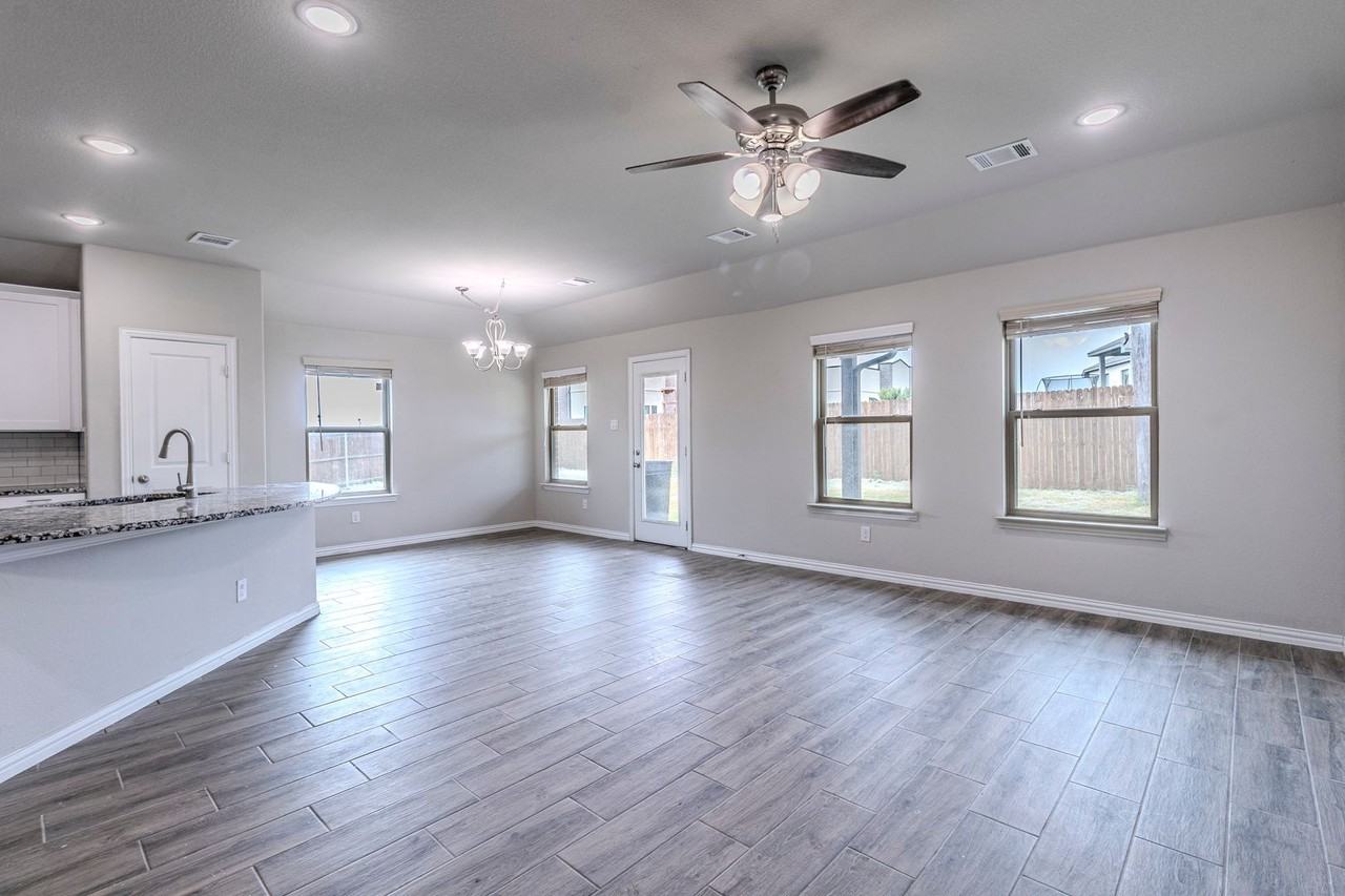 311 Ranch Rd - Photo 2 of 26