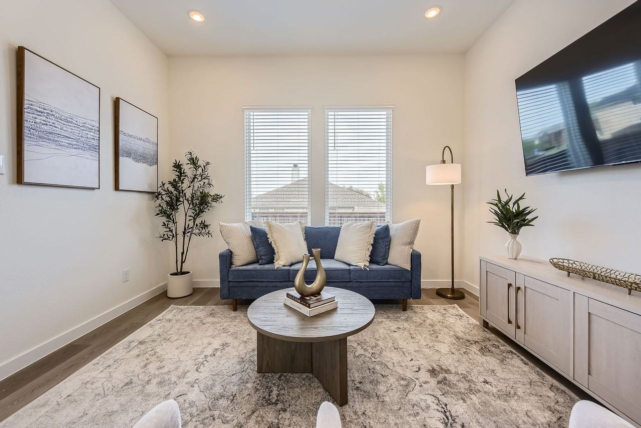 8119 Sawyer Dr - Photo 6 of 29