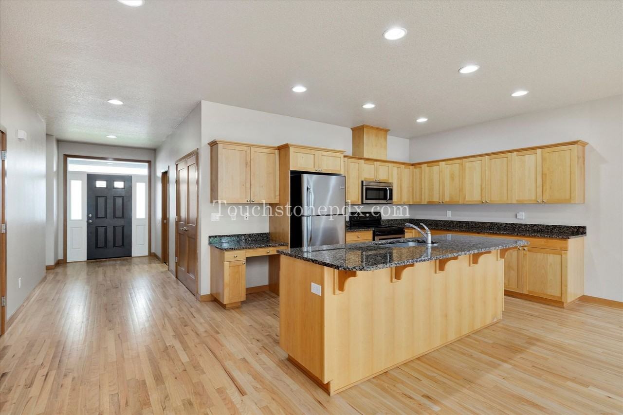 920 N Ivy St - Photo 7 of 39