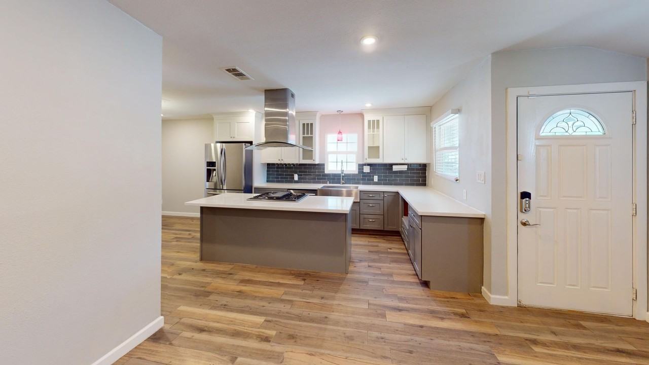 794 Winn Dr - Photo 5 of 36