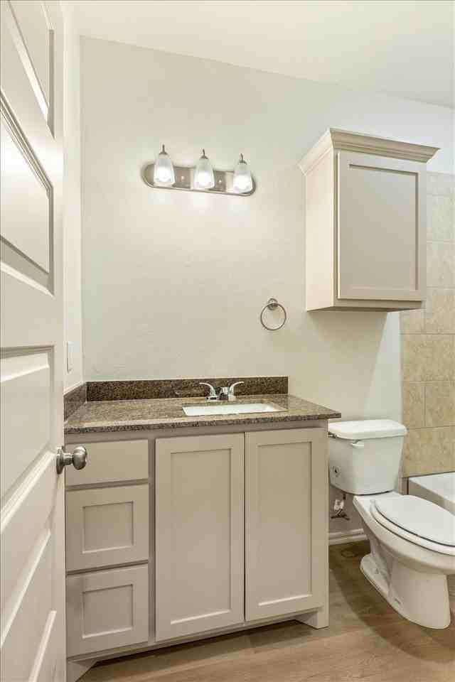 1324 Southwest New York Avenue - Photo 2 of 40