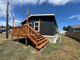 featured image of 131 Se Darrell Ave