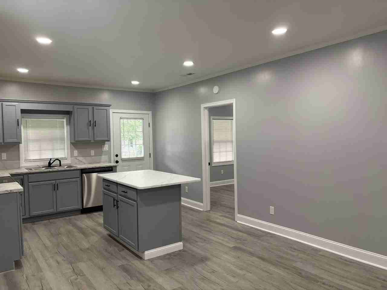 1117 Earl St - Photo 5 of 21