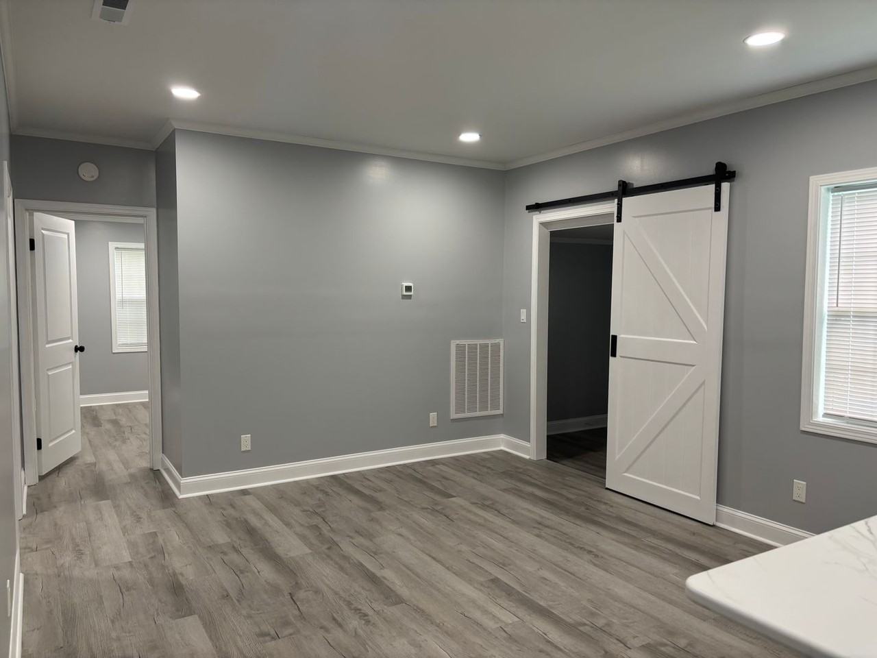 1117 Earl St - Photo 7 of 21