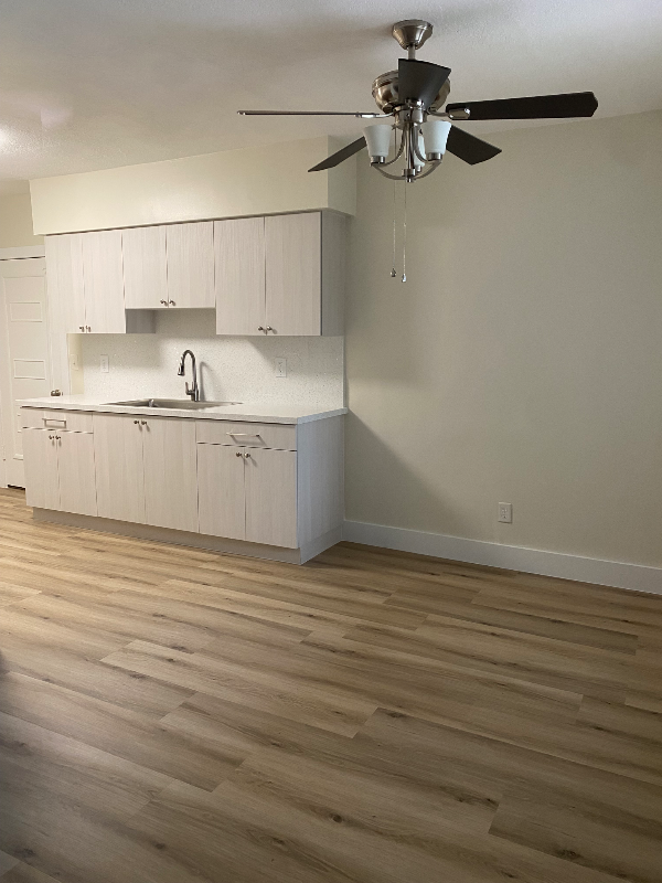 W 31st St - Photo 2 of 17