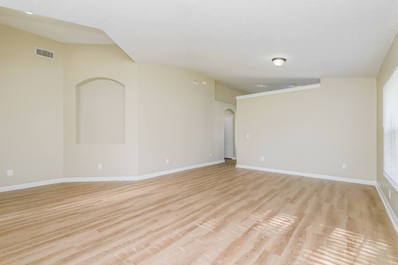 000 Nw - Photo 2 of 11