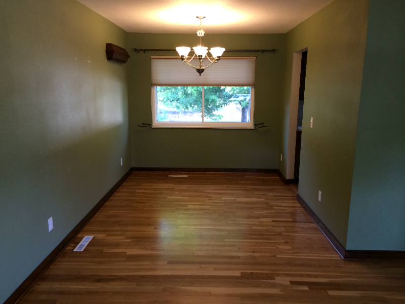 1021 Vivian Cir - Photo 2 of 13