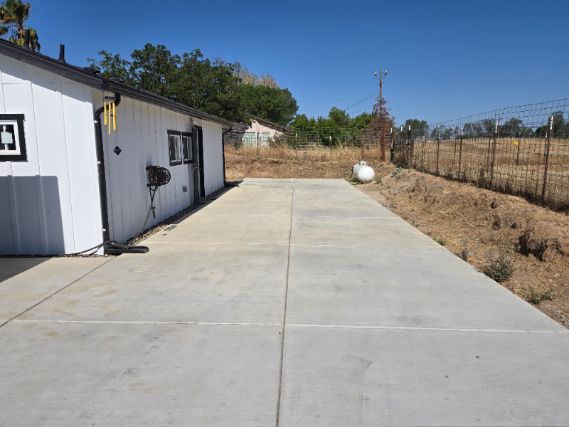 16750 Anaconda Rd - Photo 2 of 18