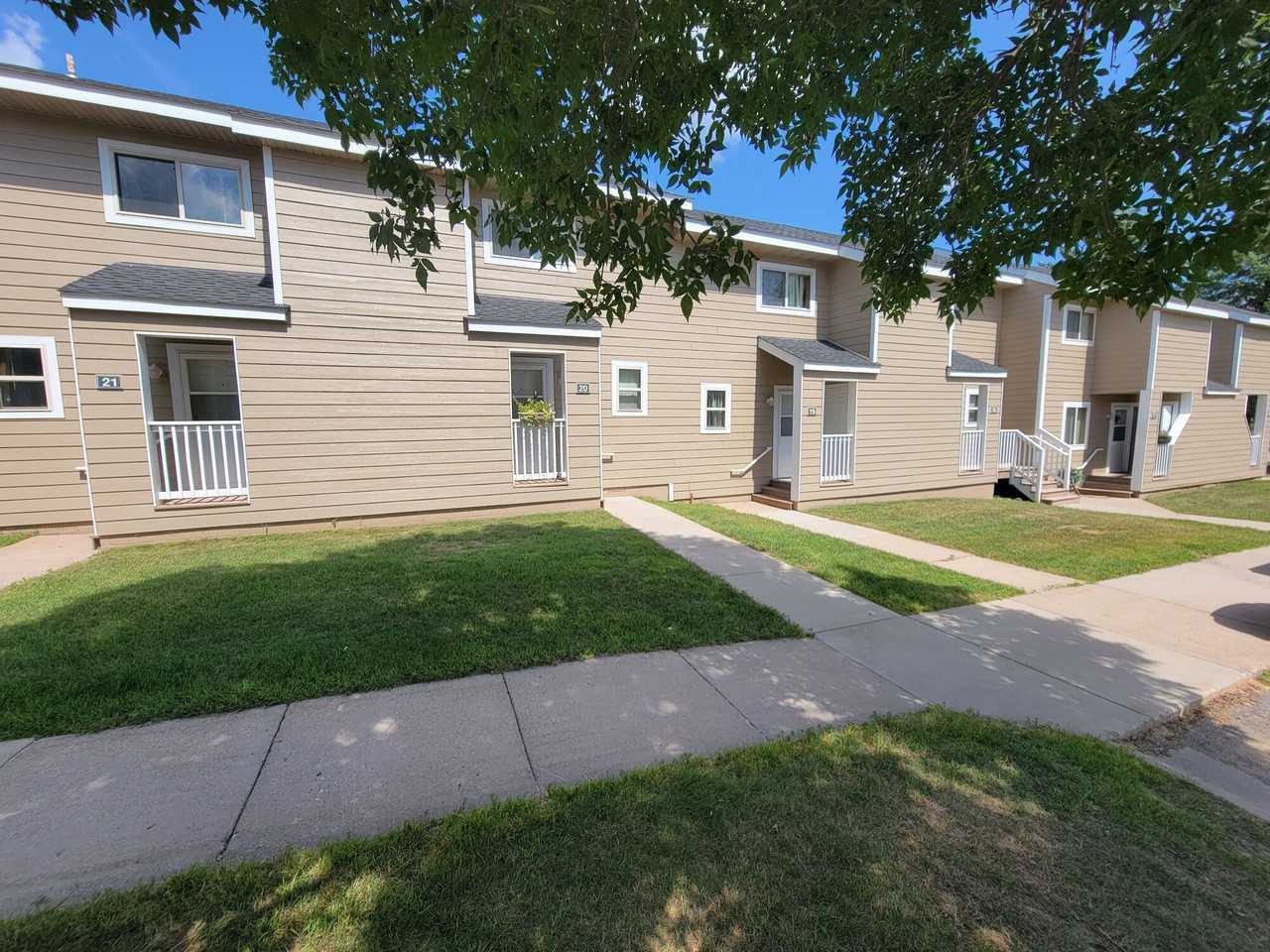 Pine Manor Townhouses - Photo 2 of 8