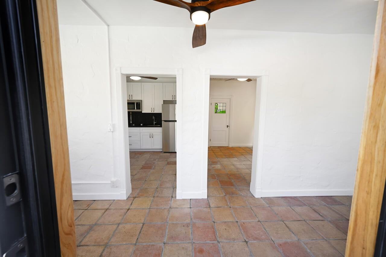 801 Hibiscus St - Photo 3 of 8