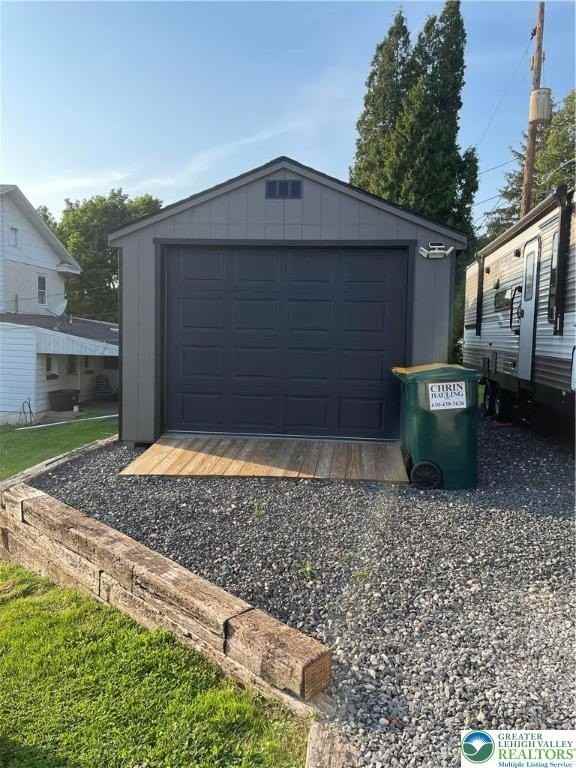 1906 3rd St - Photo 4 of 20