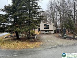 featured image of 3322 Woodland Dr