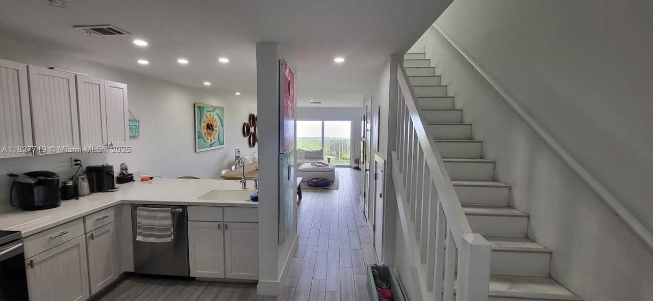 1550 S Ocean Dr #16 - Photo 3 of 16