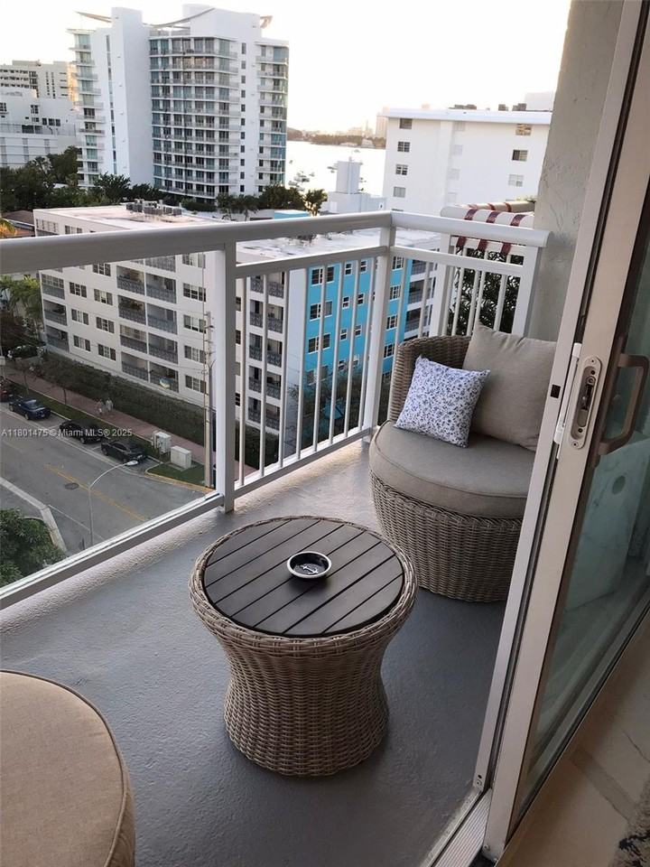 1345 Lincoln Rd - Photo 7 of 8