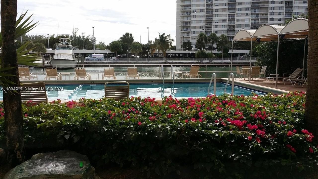 220 Kings Point Dr #111 - Photo 7 of 24