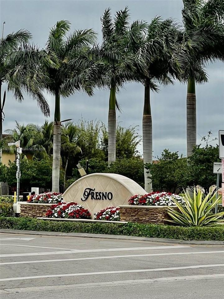 146 Southeast 34th Terrace #146 - Photo 4 of 36