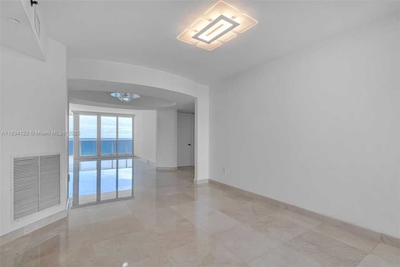 19333 Collins Ave #2703 - Photo 3 of 50