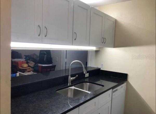 3800 Sw 20th Ave #204 - Photo 7 of 15