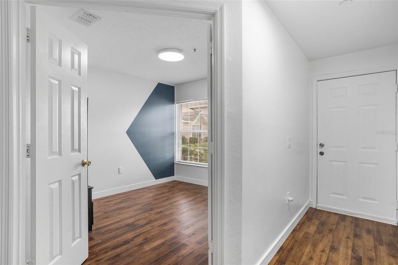 1645 Windsor Oak Ct - Photo 4 of 32