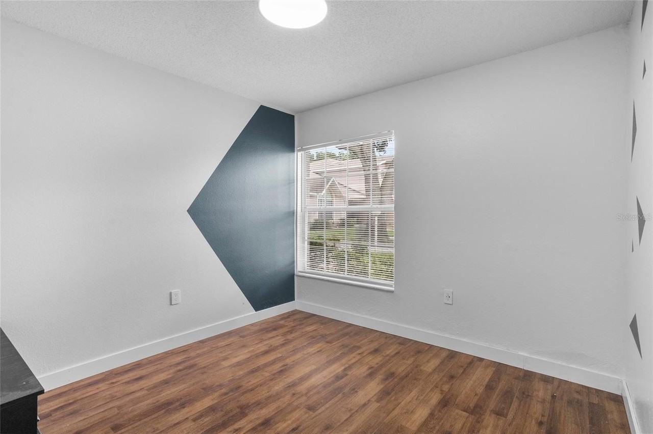 1645 Windsor Oak Ct - Photo 5 of 32