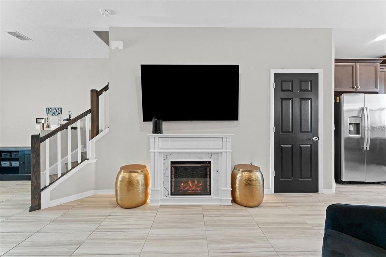 29913 Southwell Ln - Photo 5 of 20