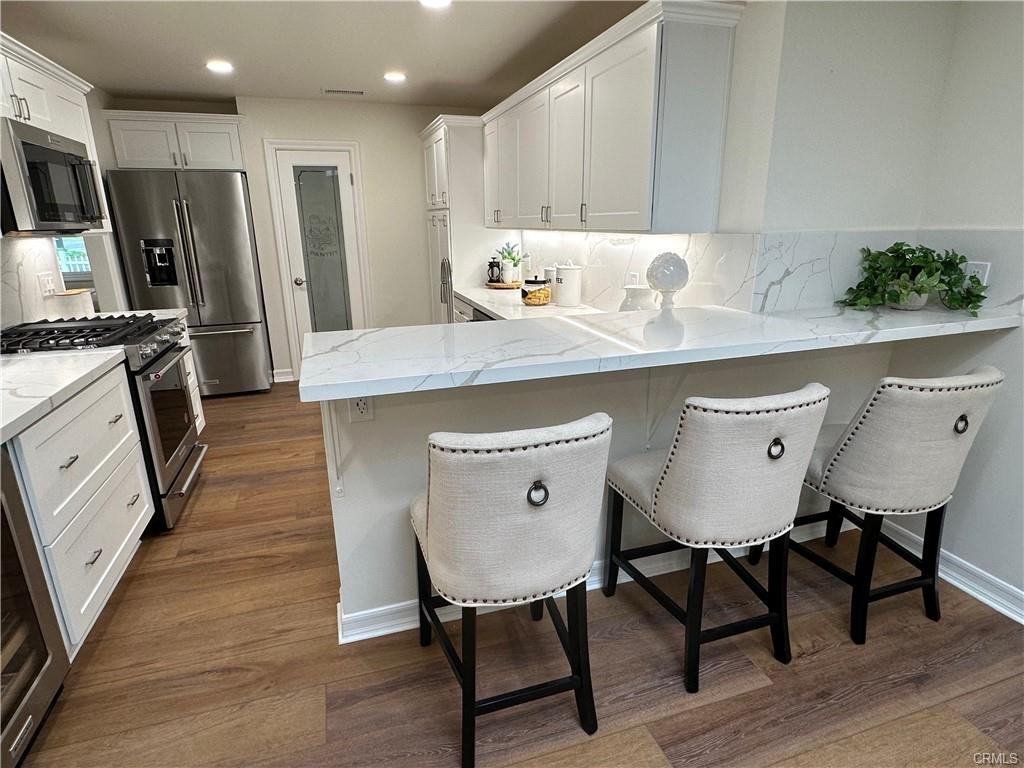 1745 Paloma Dr - Photo 2 of 8