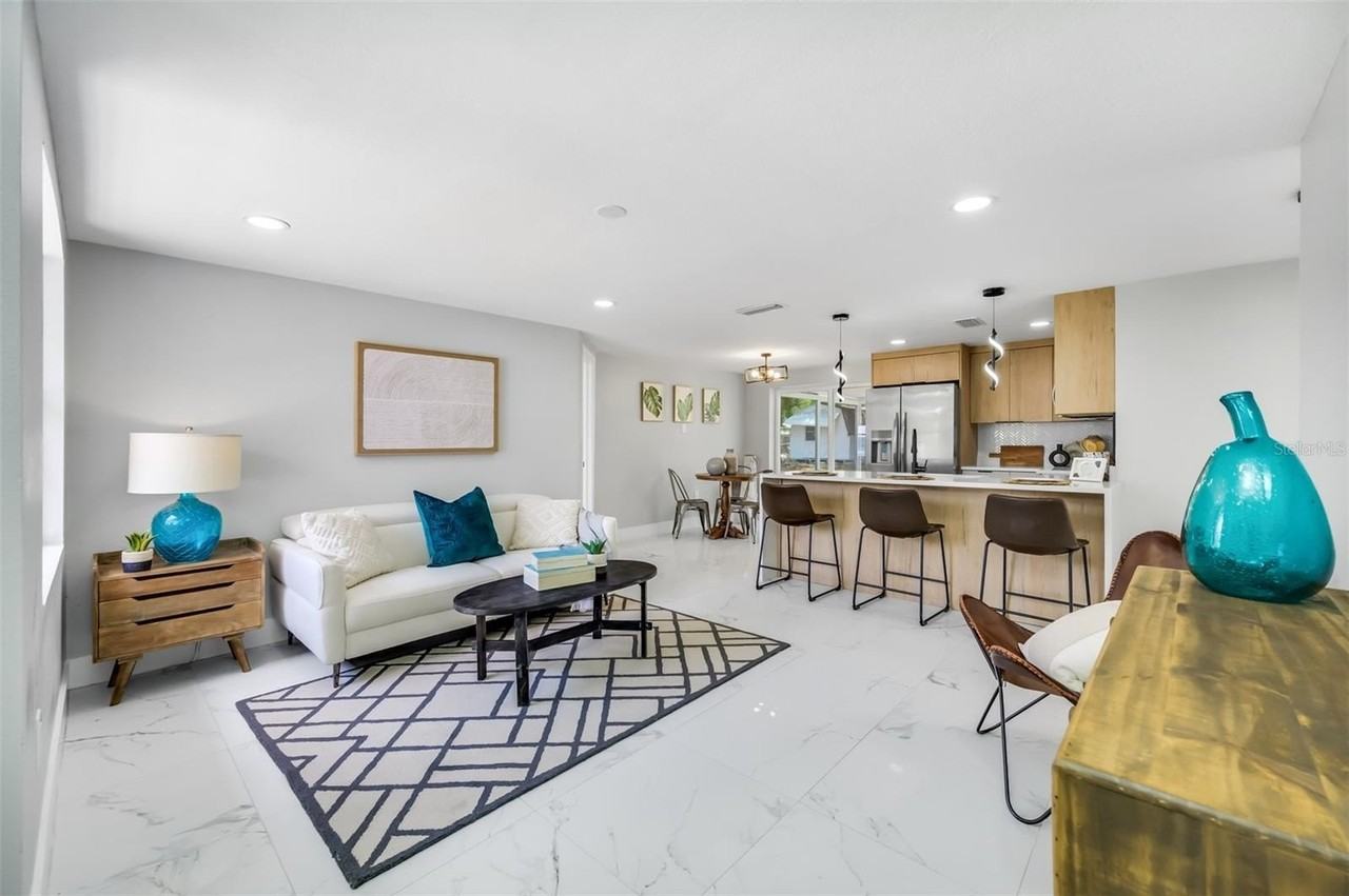 208 Palmetto Rd W - Photo 2 of 50