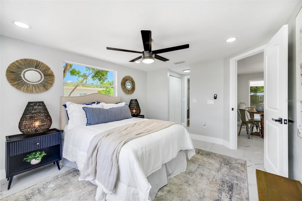 208 Palmetto Rd W - Photo 4 of 50