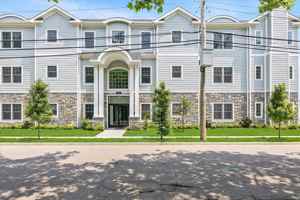 featured image of 20 Secatoag Ave #2C