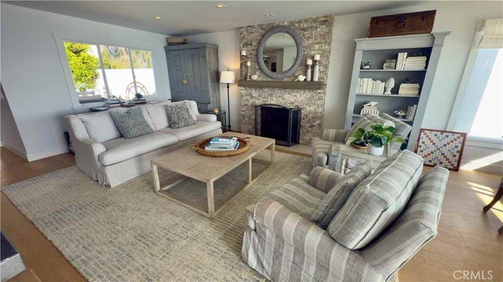 7 Camel Point Dr - Photo 5 of 17