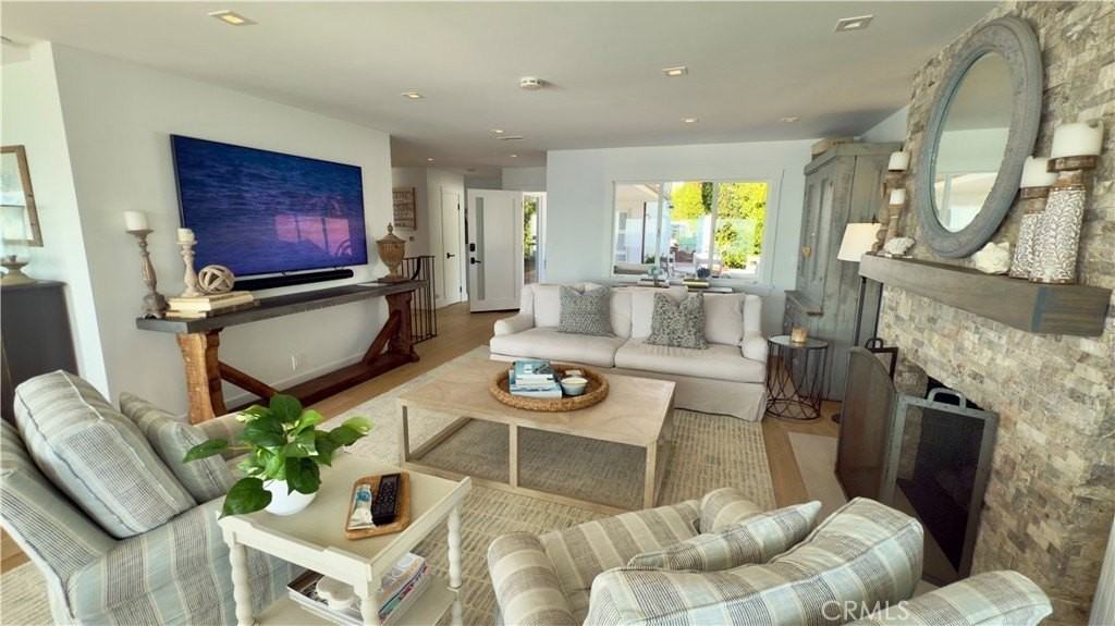 7 Camel Point Dr - Photo 6 of 17