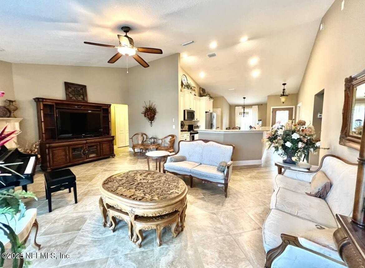 1024 Ardmore St - Photo 5 of 25