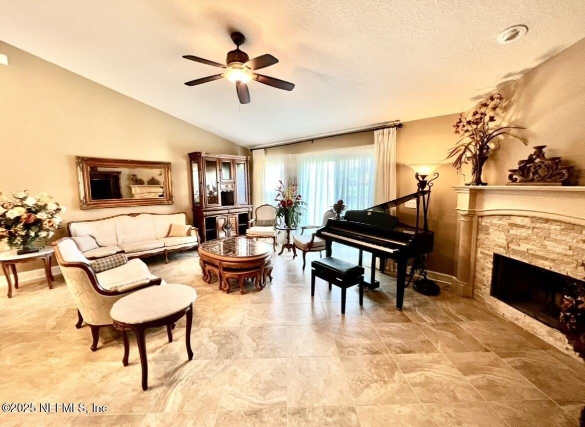 1024 Ardmore St - Photo 7 of 25