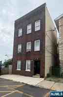 featured image of 2 Bender Pl