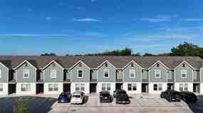 402 Garrett Ct - Photo 1 of 1