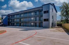 2290 W Tarleton St - Photo 1 of 1