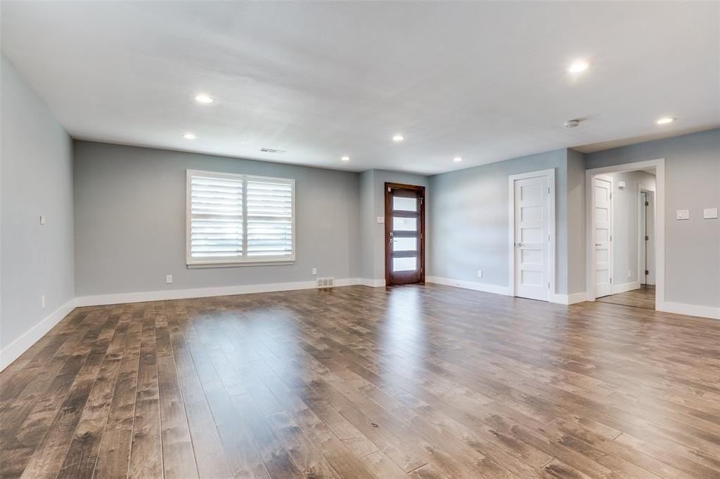 6353 E Lovers Ln - Photo 3 of 16