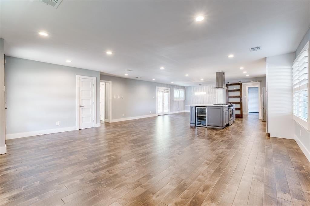 6353 E Lovers Ln - Photo 5 of 16