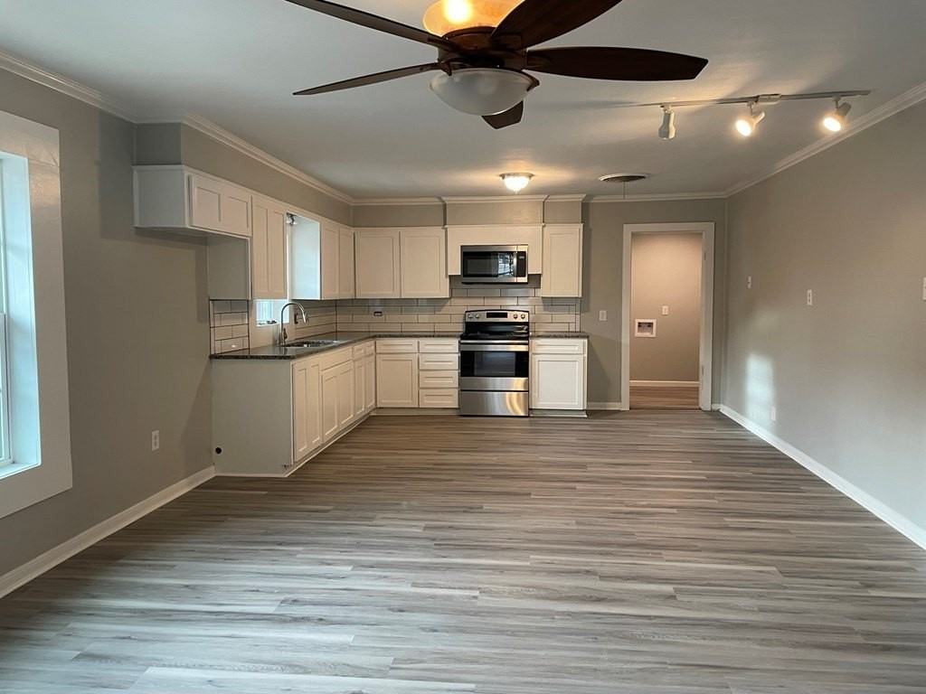 2314 Waco St - Photo 3 of 12