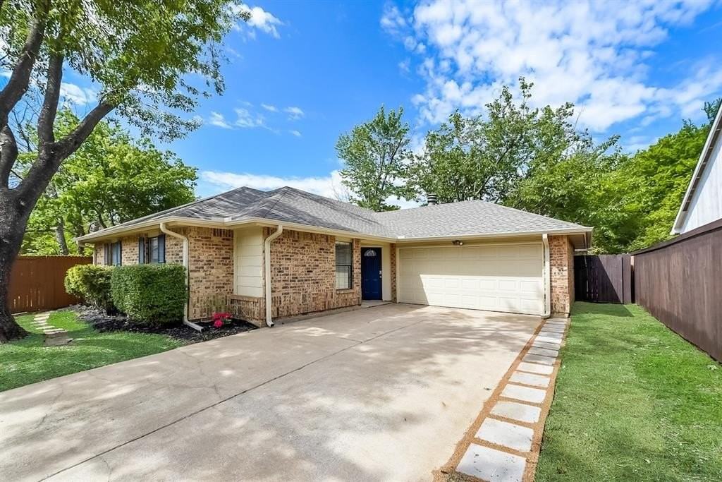 1406 Collin Dr - Photo 4 of 30