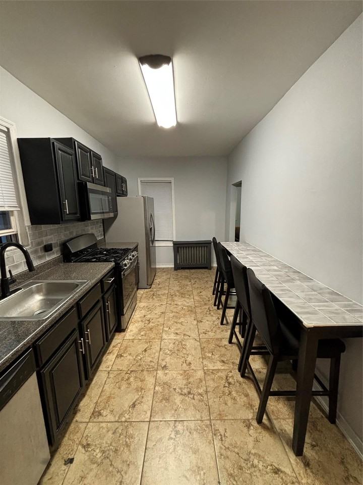 436 Taylor Ave - Photo 2 of 7