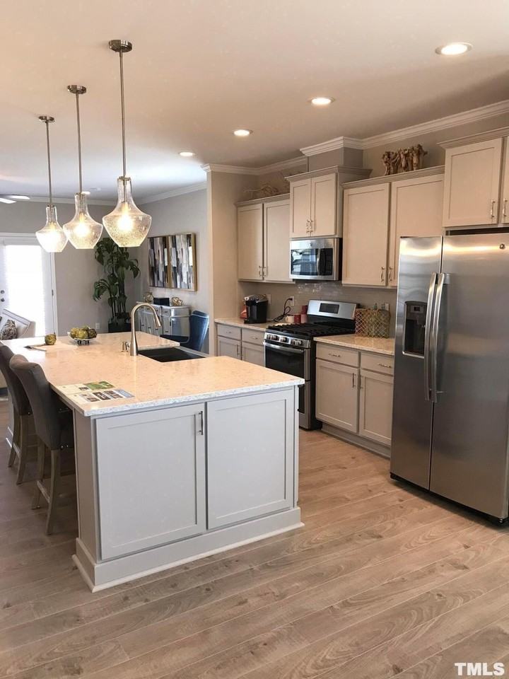 6445 Giddings St - Photo 4 of 17