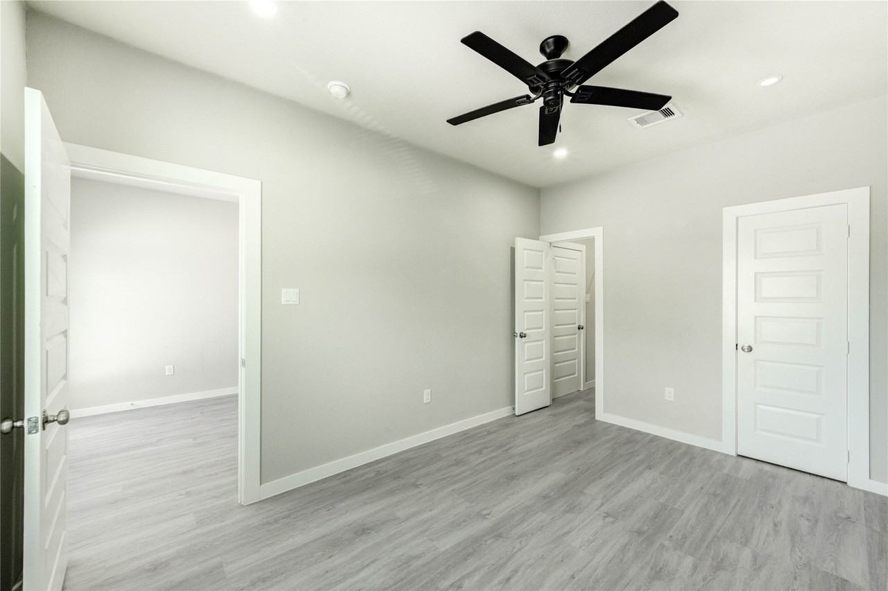 8157 Tate St - Photo 7 of 26